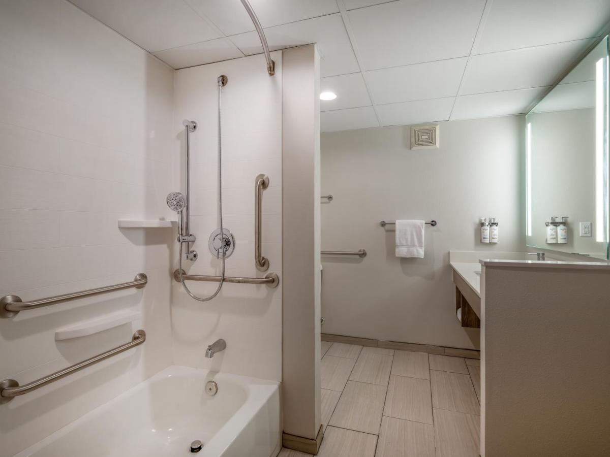Holiday Inn Express & Suites Greensboro - I-40 Atwendover By Ihg מראה חיצוני תמונה