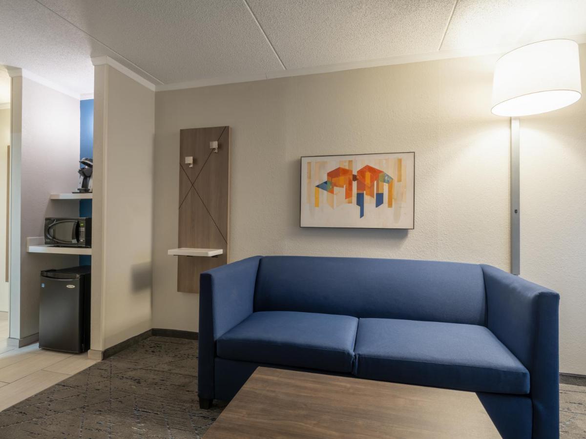 Holiday Inn Express & Suites Greensboro - I-40 Atwendover By Ihg מראה חיצוני תמונה