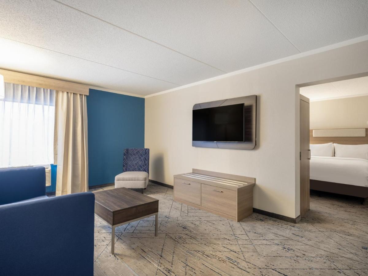 Holiday Inn Express & Suites Greensboro - I-40 Atwendover By Ihg מראה חיצוני תמונה