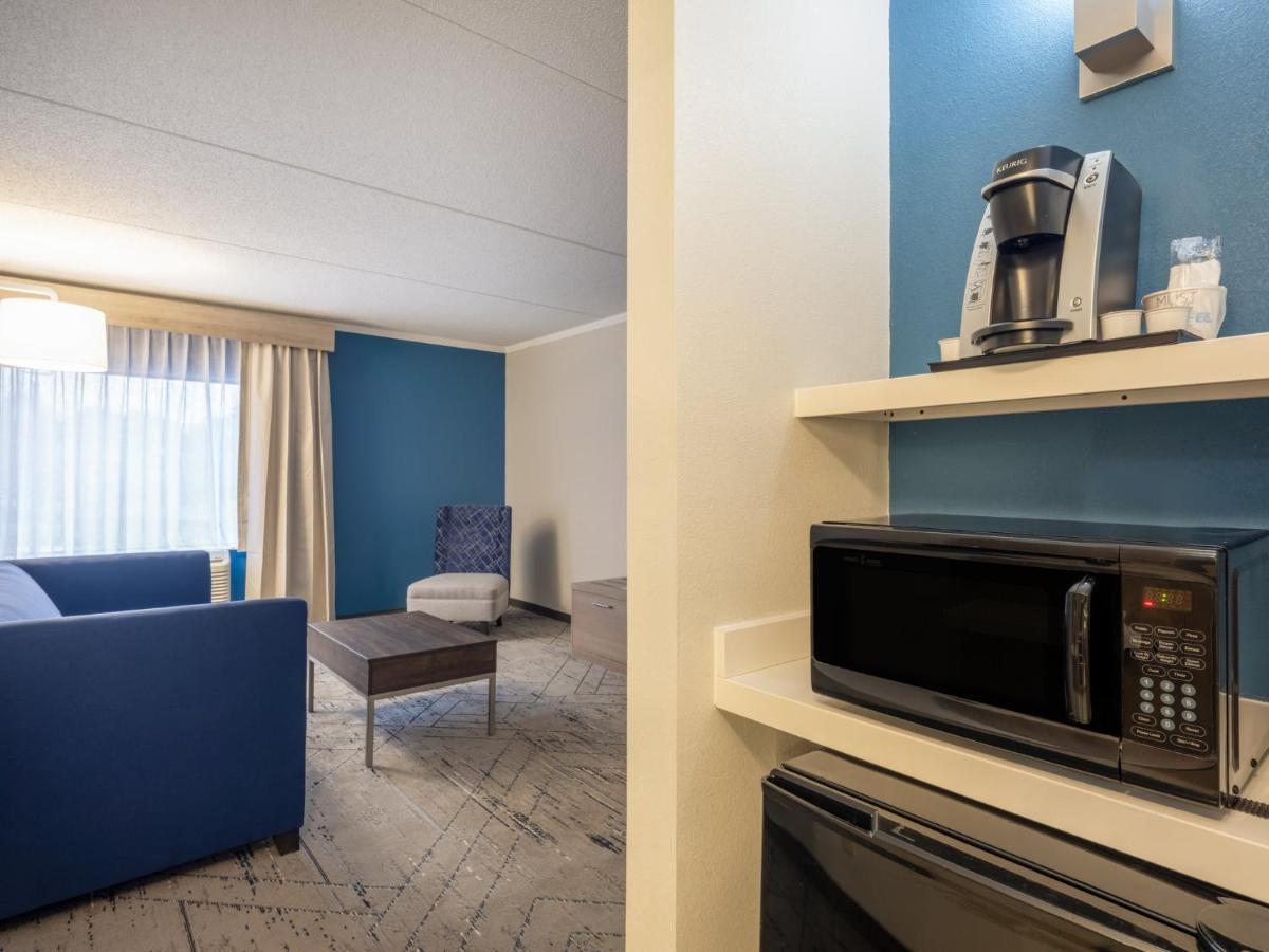 Holiday Inn Express & Suites Greensboro - I-40 Atwendover By Ihg מראה חיצוני תמונה