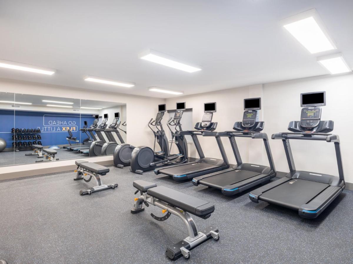 Holiday Inn Express & Suites Greensboro - I-40 Atwendover By Ihg מראה חיצוני תמונה