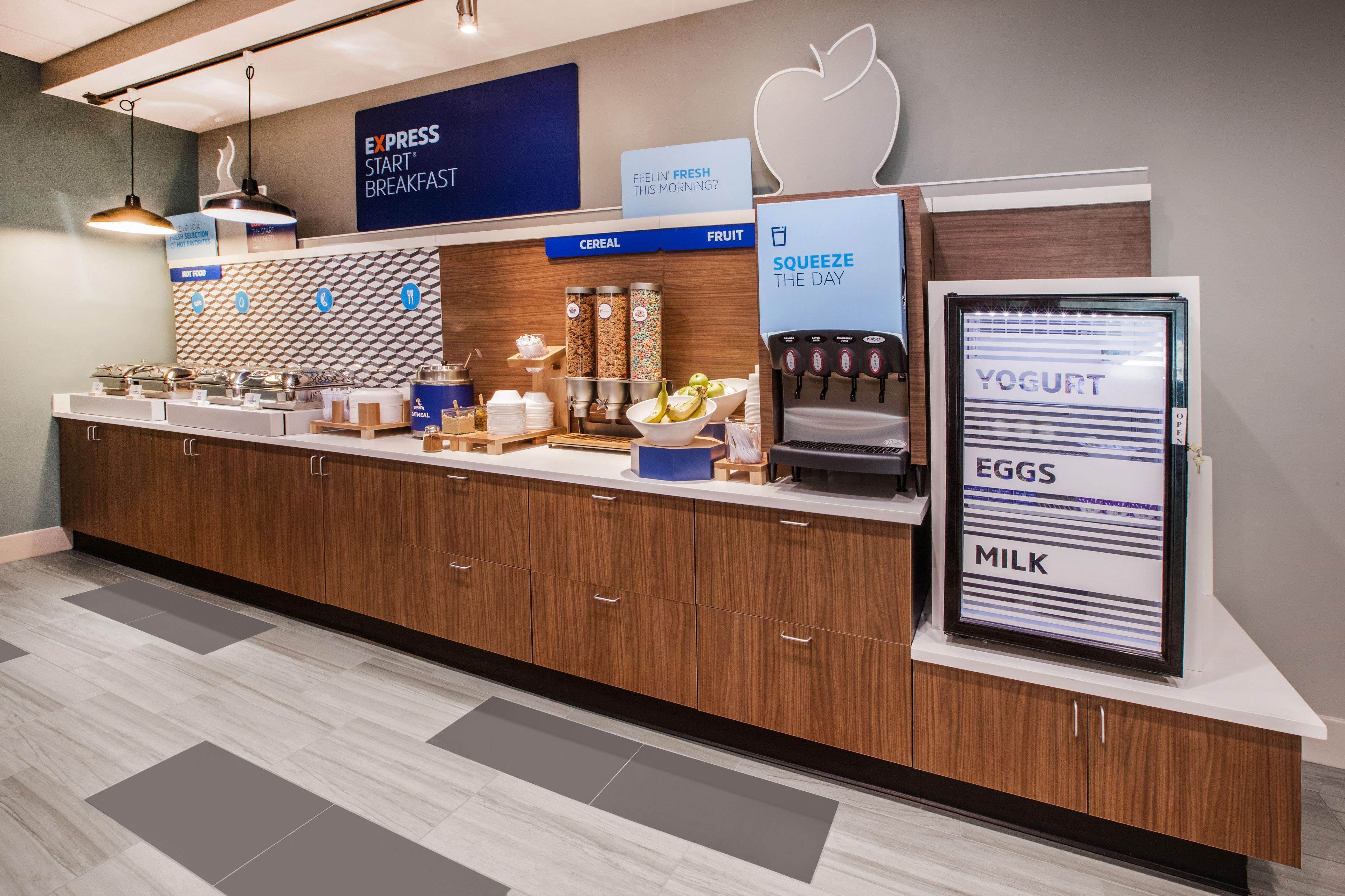 Holiday Inn Express & Suites Greensboro - I-40 Atwendover By Ihg מראה חיצוני תמונה