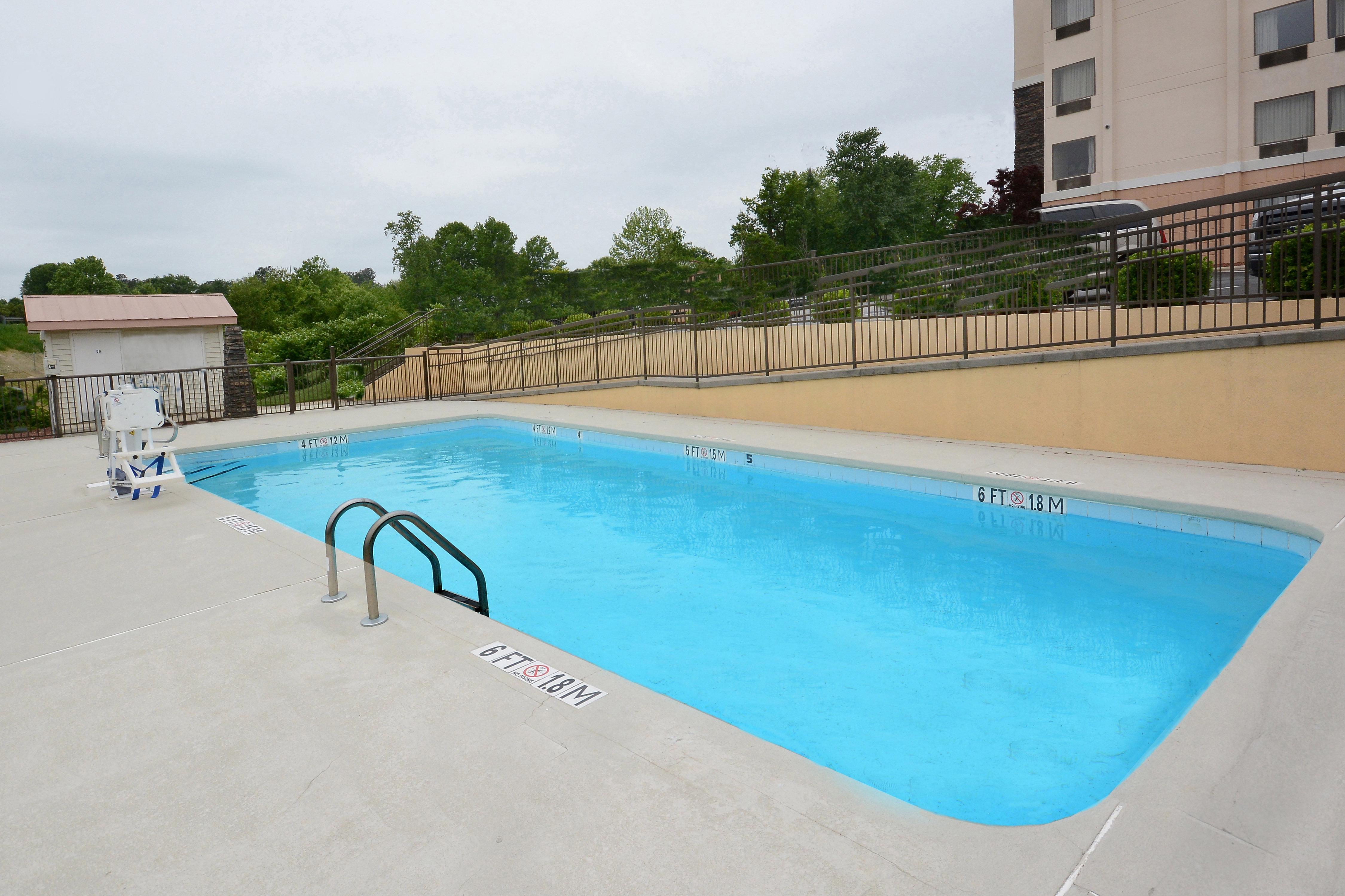 Holiday Inn Express & Suites Greensboro - I-40 Atwendover By Ihg מראה חיצוני תמונה