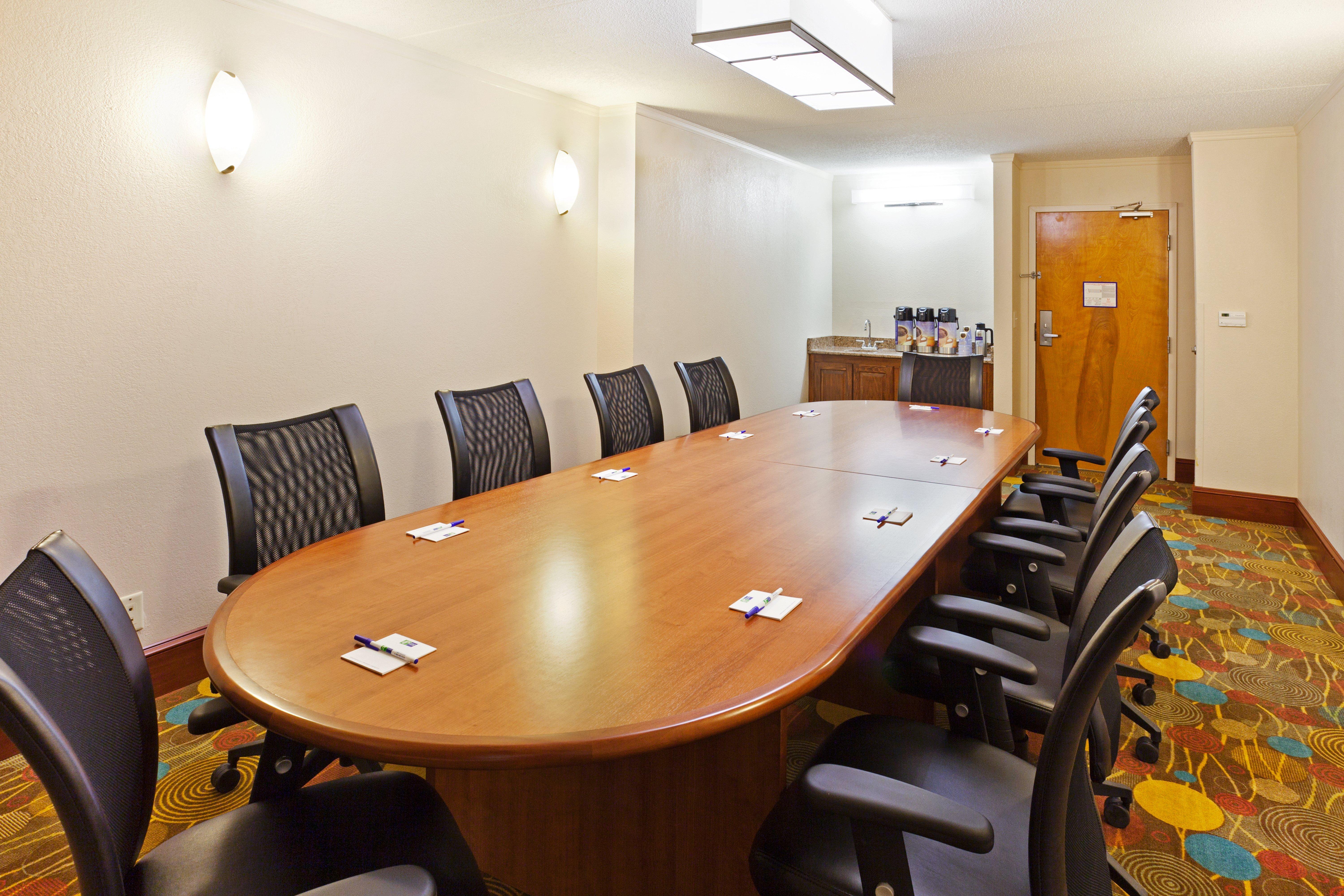 Holiday Inn Express & Suites Greensboro - I-40 Atwendover By Ihg מראה חיצוני תמונה