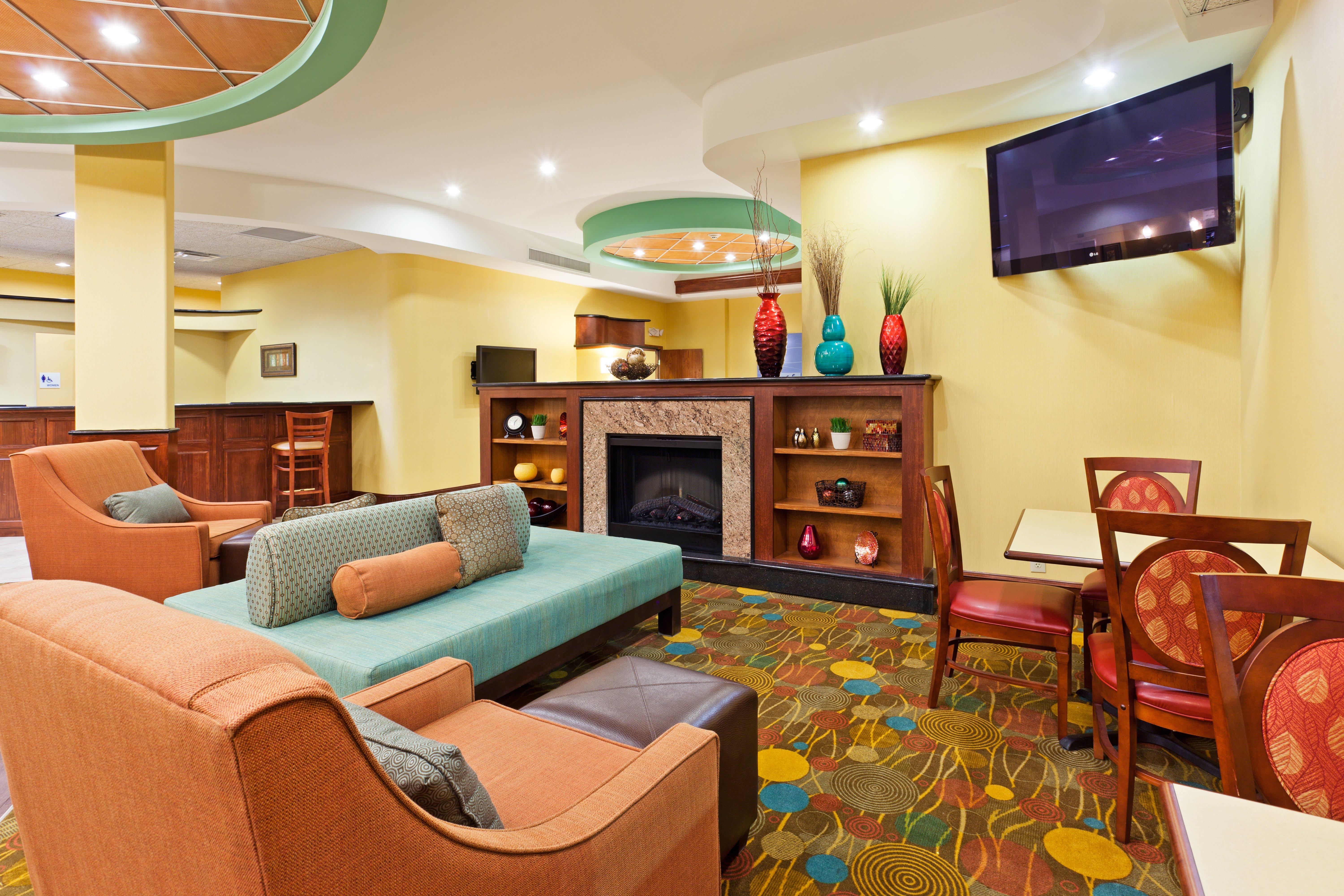 Holiday Inn Express & Suites Greensboro - I-40 Atwendover By Ihg מראה חיצוני תמונה