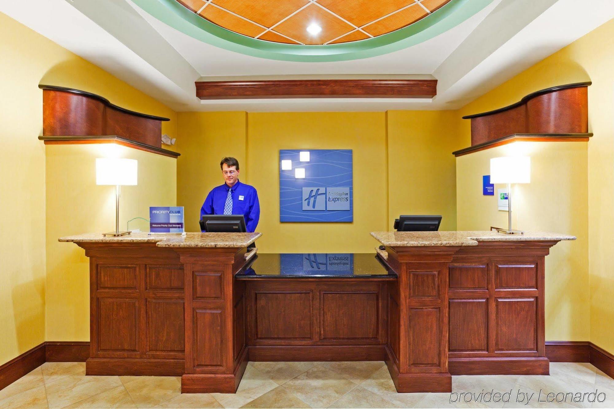 Holiday Inn Express & Suites Greensboro - I-40 Atwendover By Ihg מראה חיצוני תמונה