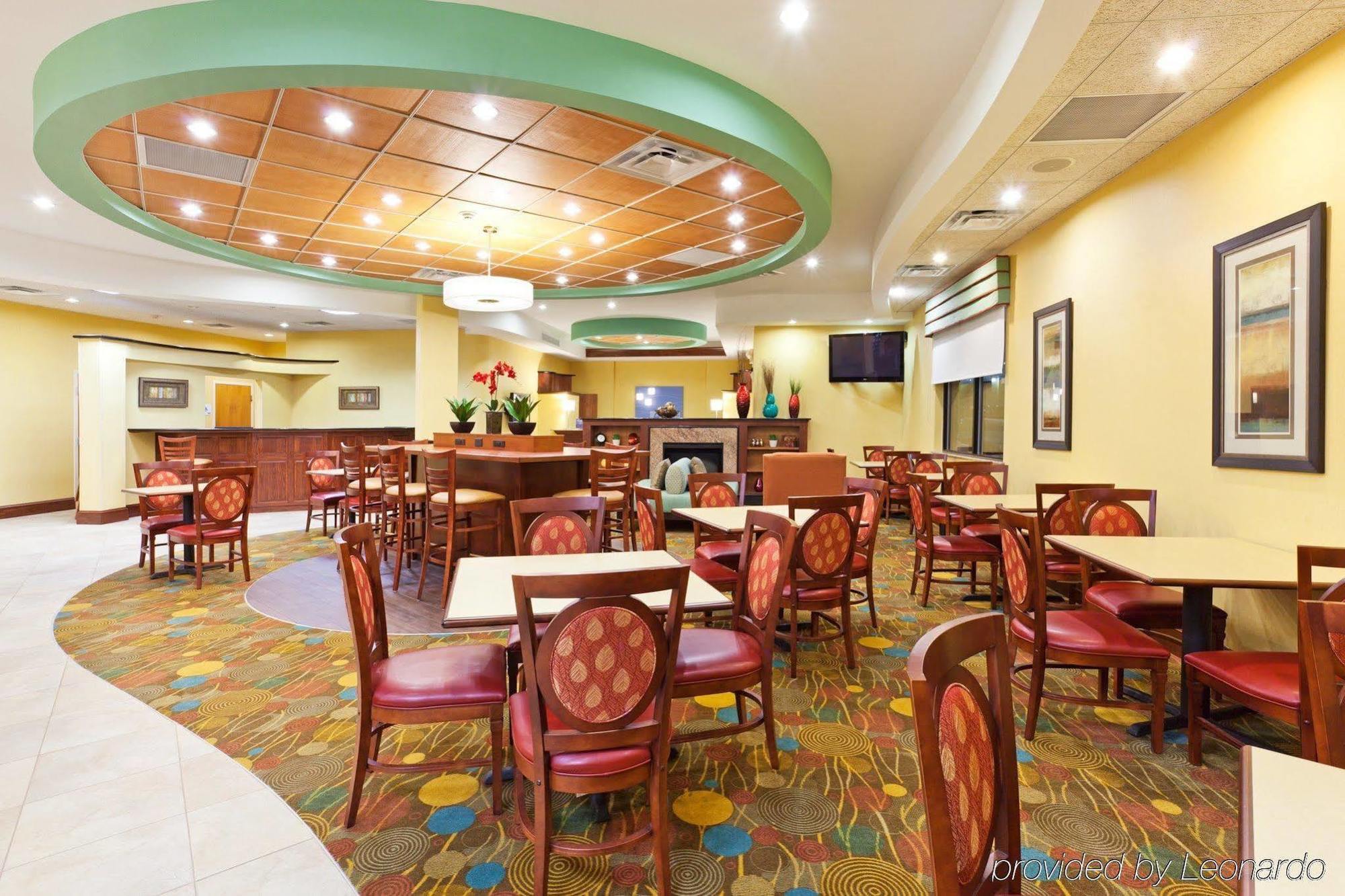 Holiday Inn Express & Suites Greensboro - I-40 Atwendover By Ihg מראה חיצוני תמונה